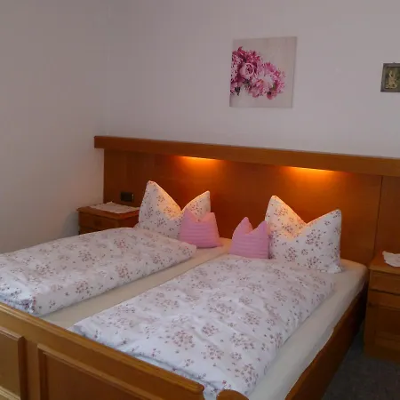 Pensjonat Haus Lissi *